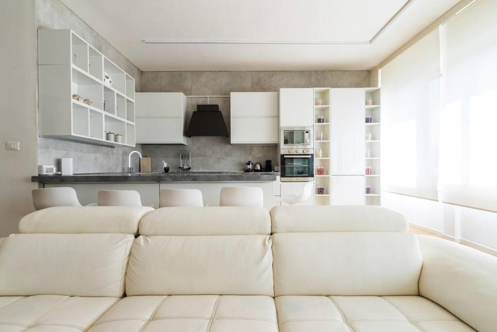 Ferienwohnung Bilocale Vista Sul Duomo Di Milano Exterior foto