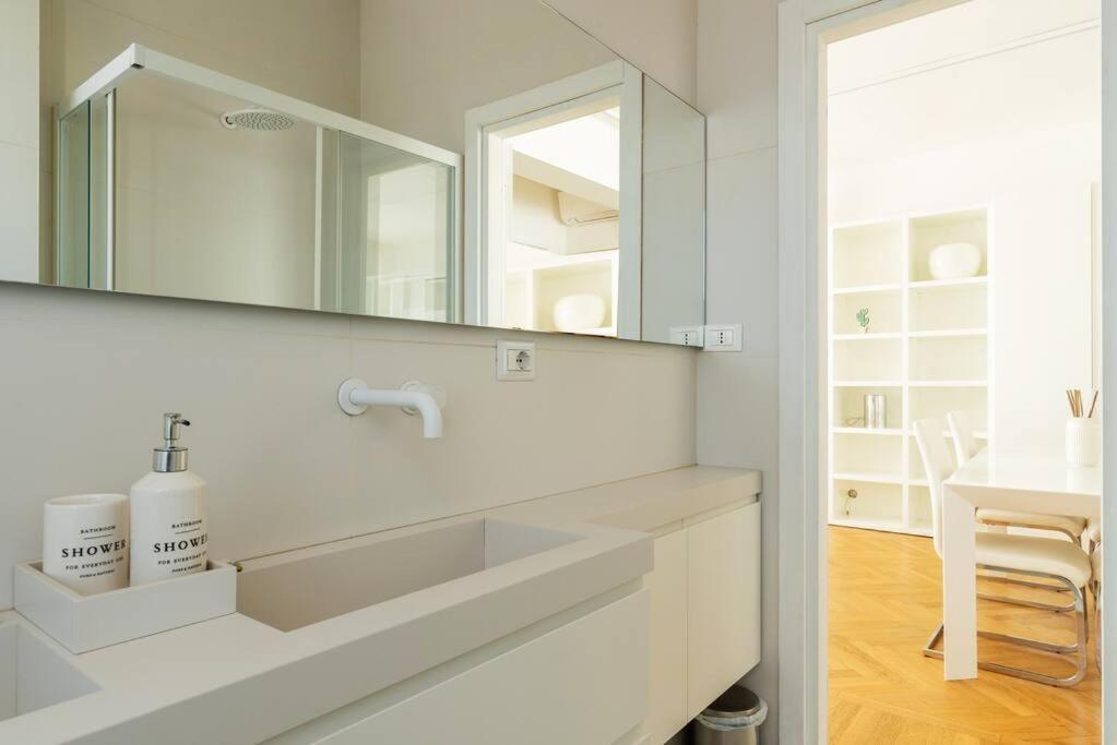 Ferienwohnung Bilocale Vista Sul Duomo Di Milano Exterior foto