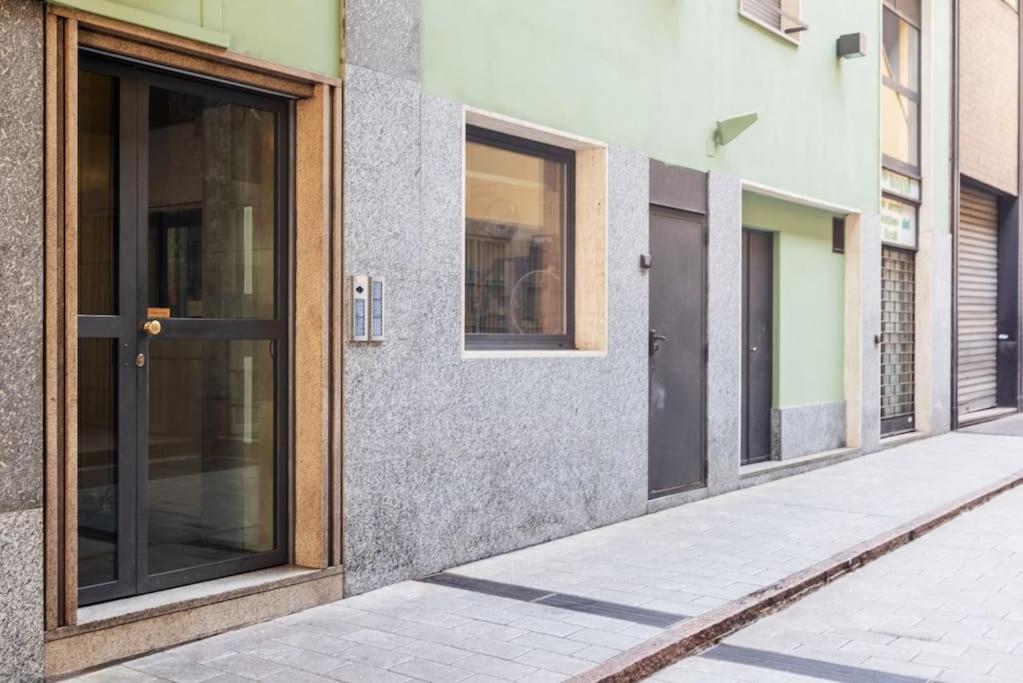 Ferienwohnung Bilocale Vista Sul Duomo Di Milano Exterior foto
